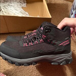 Women’s Black and Pink Grition Waterproof Hiking Boots Size 39